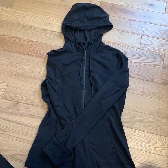 Lululemon hooded Nulu define jacket - Picture 1 of 3